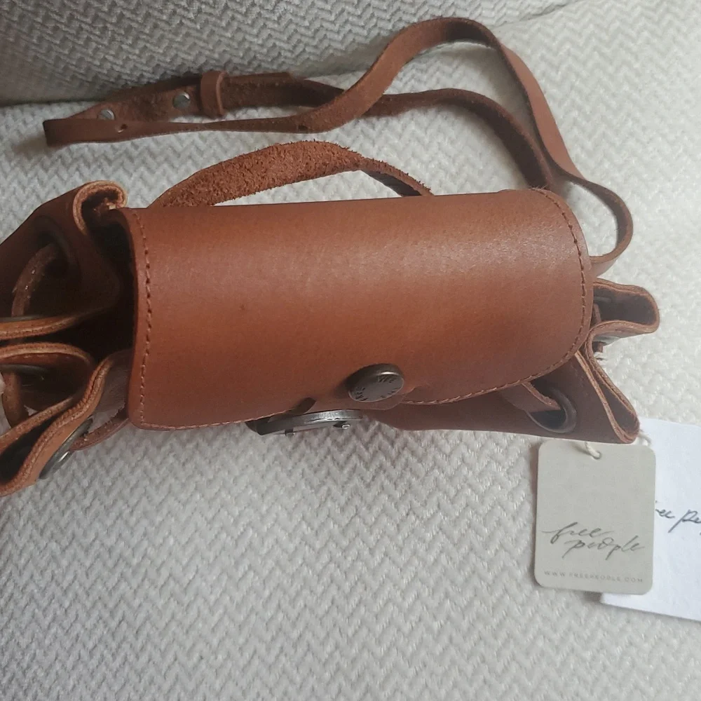 Free People We The Free Comeback Crossbody/Sap - Picture 14 of 16